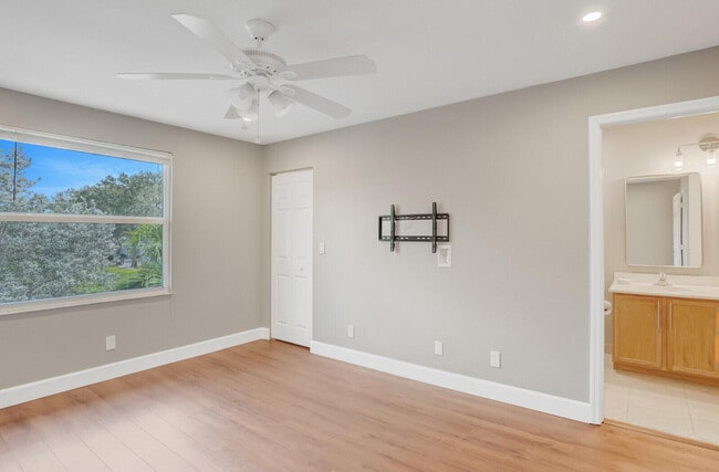 Building Photo - 16207 Sierra Palms Dr