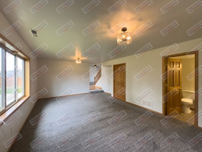 Building Photo - Gorgeous Single Family Home