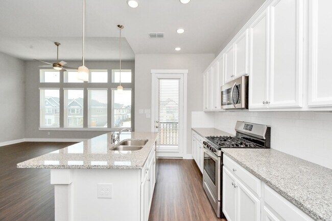 Building Photo - 708 Strawberry Pines Ct