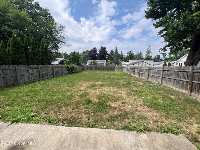 Building Photo - 313 Chiswell Rd