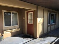 Building Photo - One Bedroom Main Level Condo for Rent Near CU