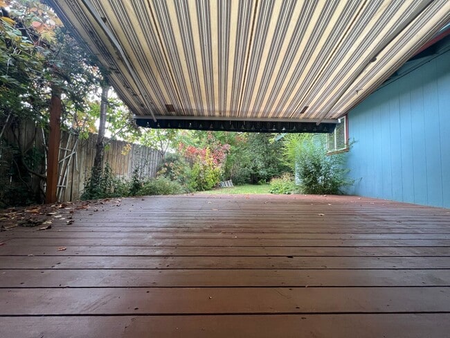 Building Photo - Comfy, four bedroom home in East Medford |...