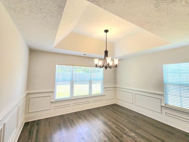 Building Photo - 734 Bancroft Dr