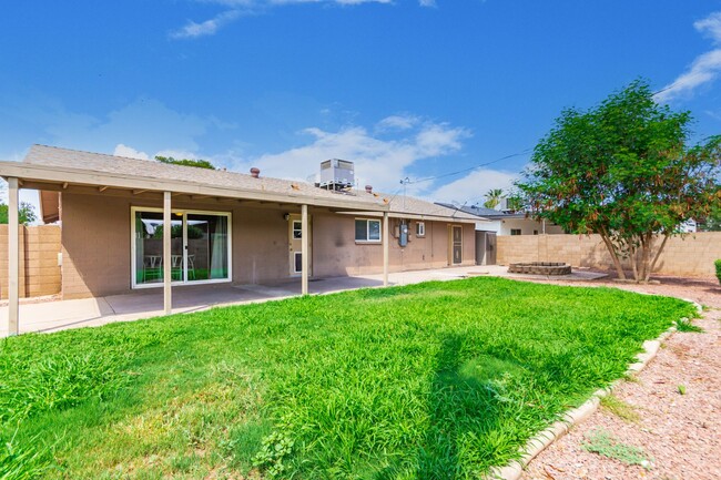 Building Photo - Beautiful 4 bedroom 2 bathroom home in Tempe!