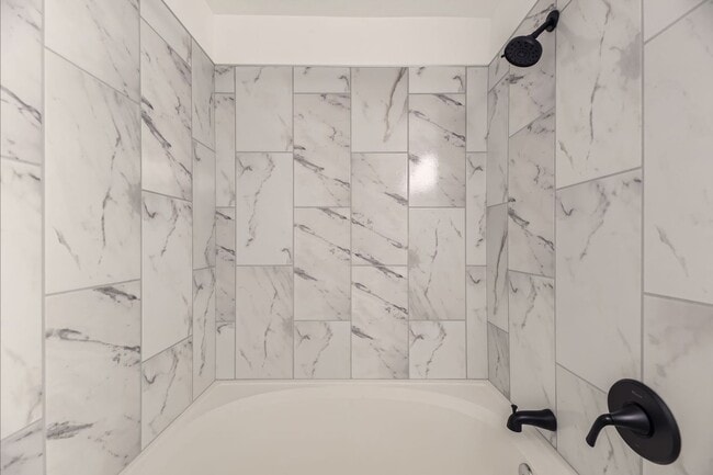 Building Photo - **Fully Updated 2-Bedroom Condo with New Appliances!**