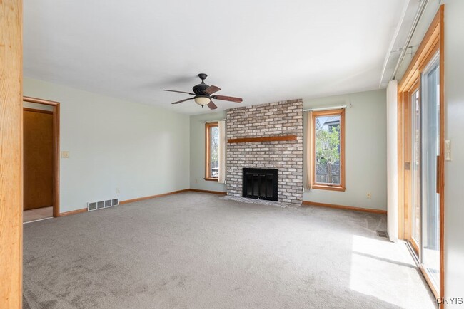 Building Photo - 3293 Greenleafe Dr
