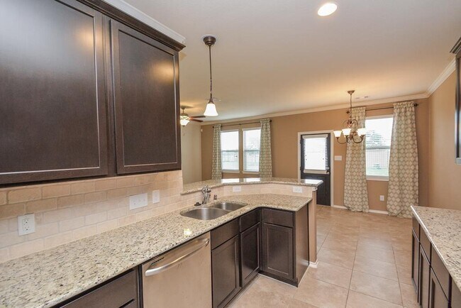 Building Photo - 6490 Calgary Woods Ln