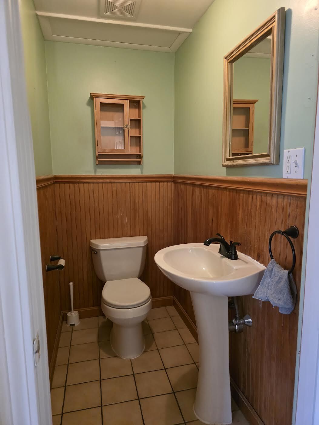 Building Photo - 174 Elm St