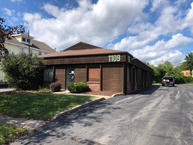 Building Photo - 1109 Milton Ave