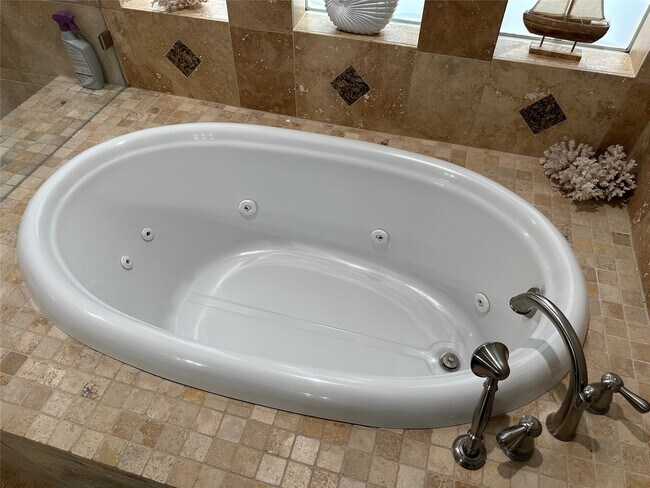 Building Photo - 7002 Greatwood Trails Ct