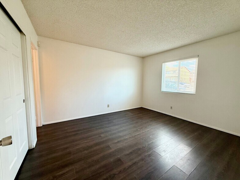 Building Photo - 6984 Appleton Dr