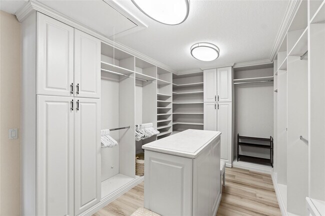 Building Photo - 11391 Sundance Ln