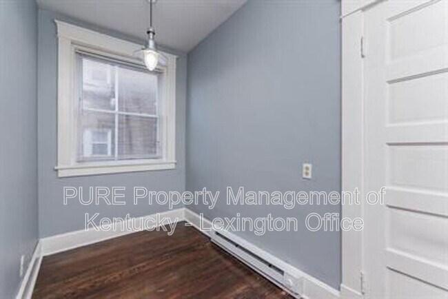 Building Photo - 262 Kalmia Ave