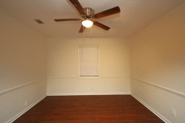 Building Photo - 608 S College St