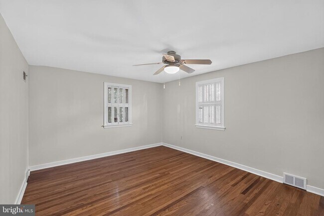 Building Photo - 216 Huron Ave