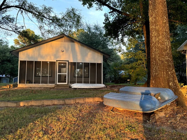 Building Photo - Casita 236