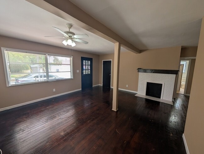 Building Photo - 407 Engman St