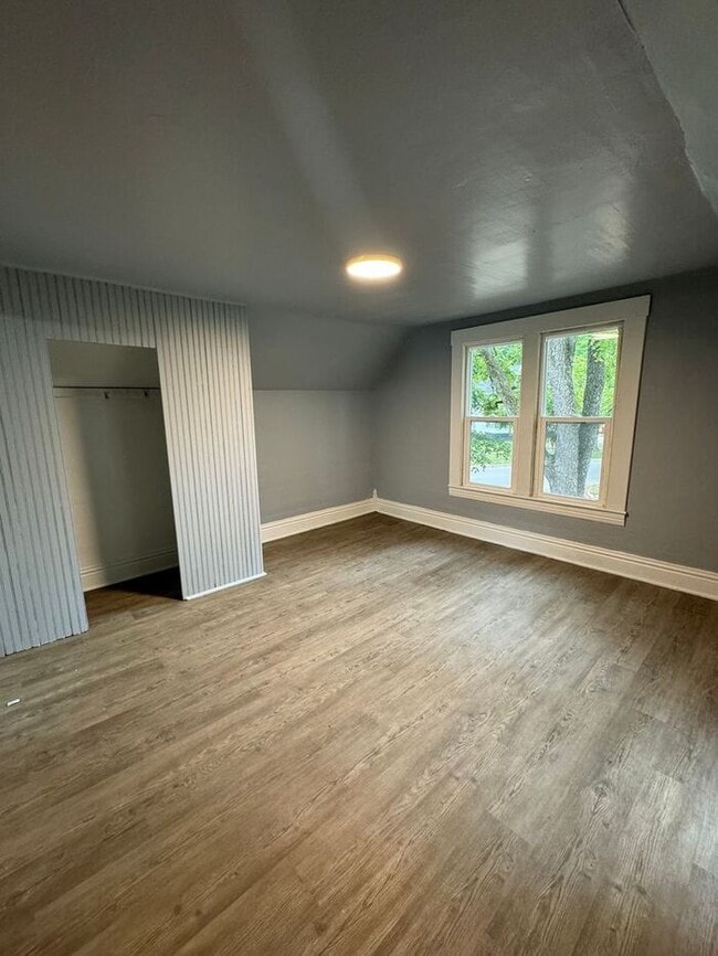 Building Photo - 3 bedroom home in Dowagiac