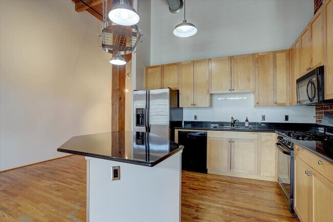 Building Photo - 2960 Inca St