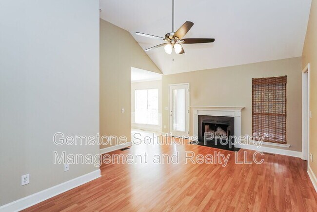 Building Photo - 306 Crooked Oak Ct