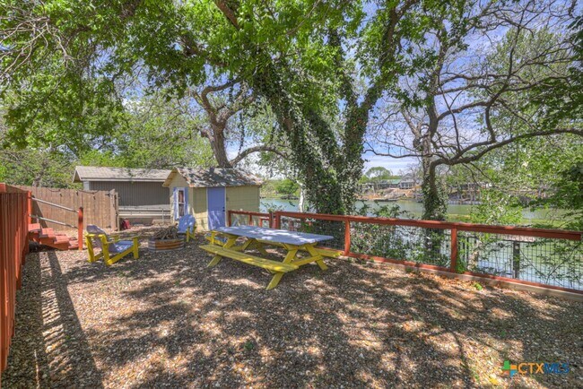 Building Photo - 1015 Reiley Rd