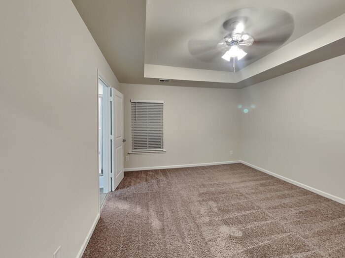 Building Photo - 96 Salers Ln