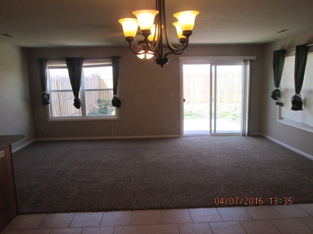 Building Photo - Beautiful Townhome Plenty of Space