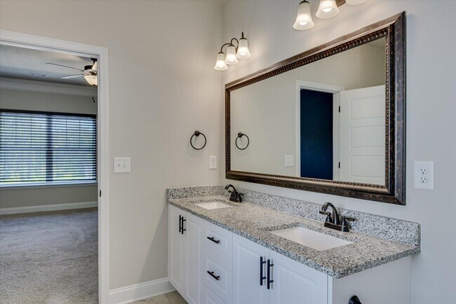 Building Photo - 1232 Gregory Landing Dr