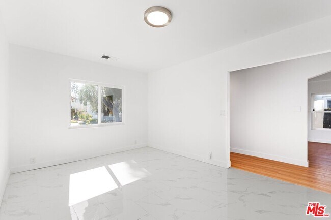 Building Photo - 2522 Armacost Ave