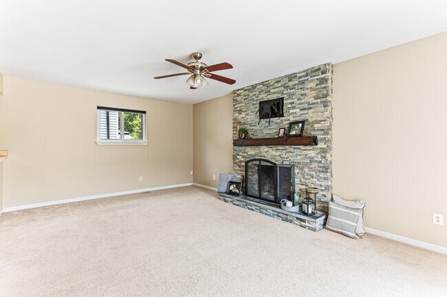 Building Photo - 39890 Edmundton St