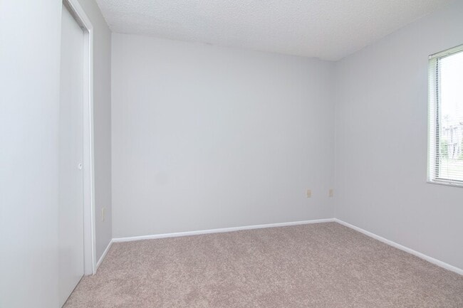 Building Photo - 208 Perth Ct