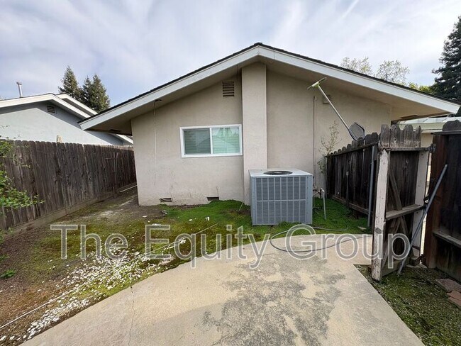 Building Photo - 445 N O'Farrell Ct