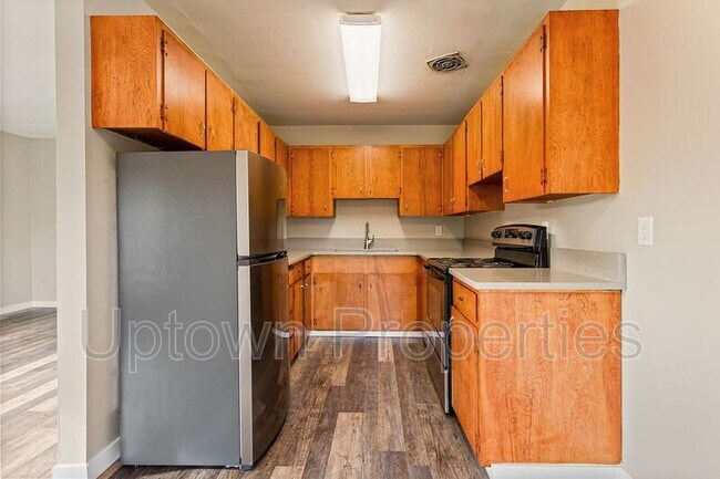 Building Photo - 4127 SE 28th Ave