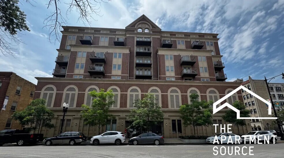 Building Photo - 1323 W Morse Ave
