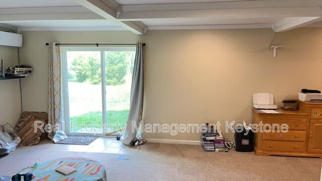 Building Photo - 241 Long Ridge Dr