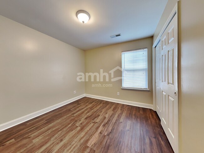 Building Photo - 109 Instructor Ct