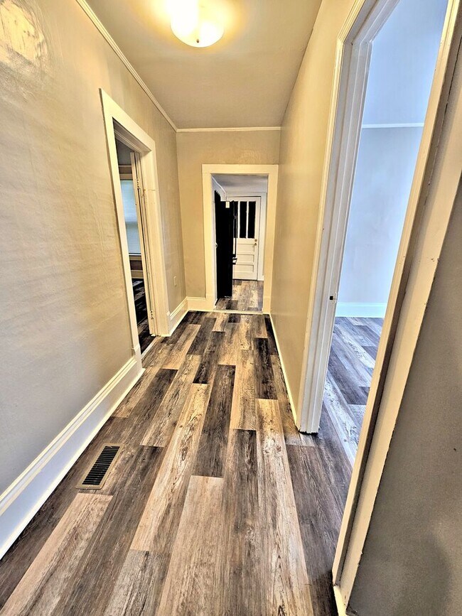 Building Photo - 414 5th Ave SW