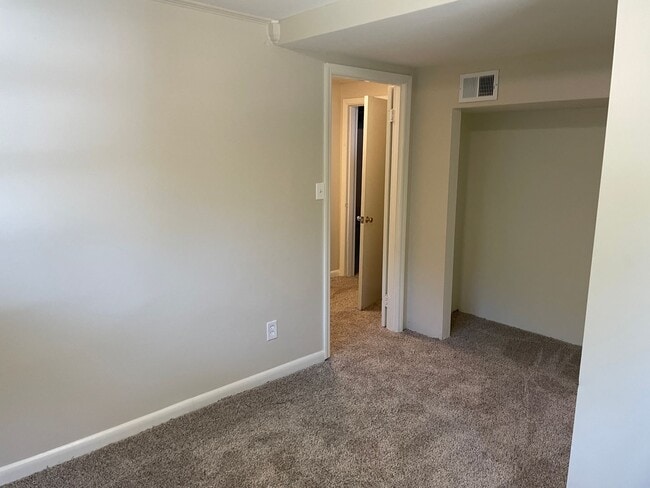 Building Photo - West Homewood: 5 Bedroom 3 Bath House with...