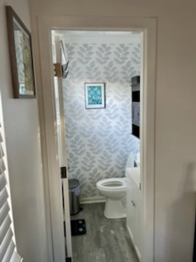 Building Photo - Welcome to this fully furnished 3 bedroom,...