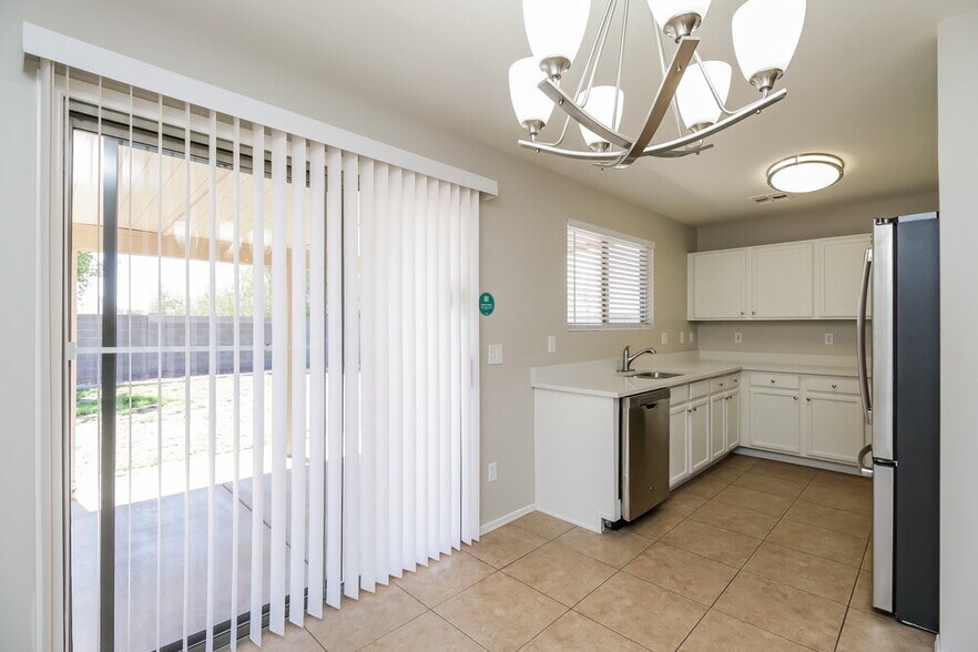 Building Photo - 2313 W 23rd Ave