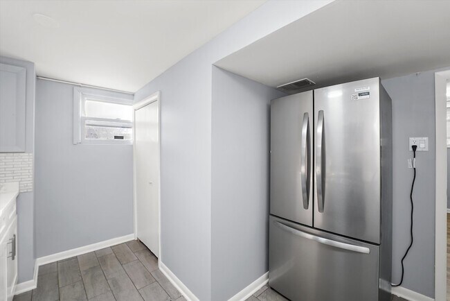 Building Photo - 3353 N Ozanam Ave