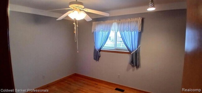 Building Photo - 30632 Ohmer Dr