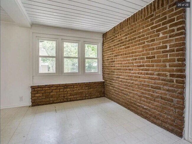 Building Photo - Darling 5 bedroom Home Near TCU. Available for 2026-2027!