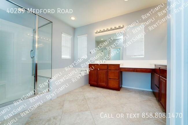 Building Photo - 40289 Medford Rd