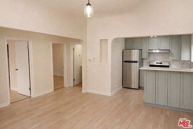 Building Photo - 2461 Workman St