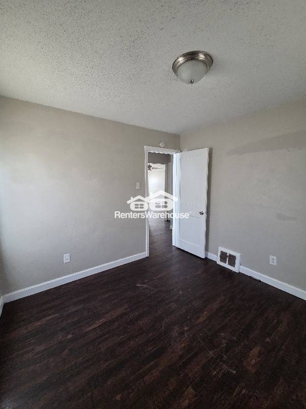 Building Photo - 415 Ames Pl