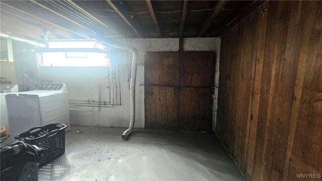 Building Photo - 4981 Broadway