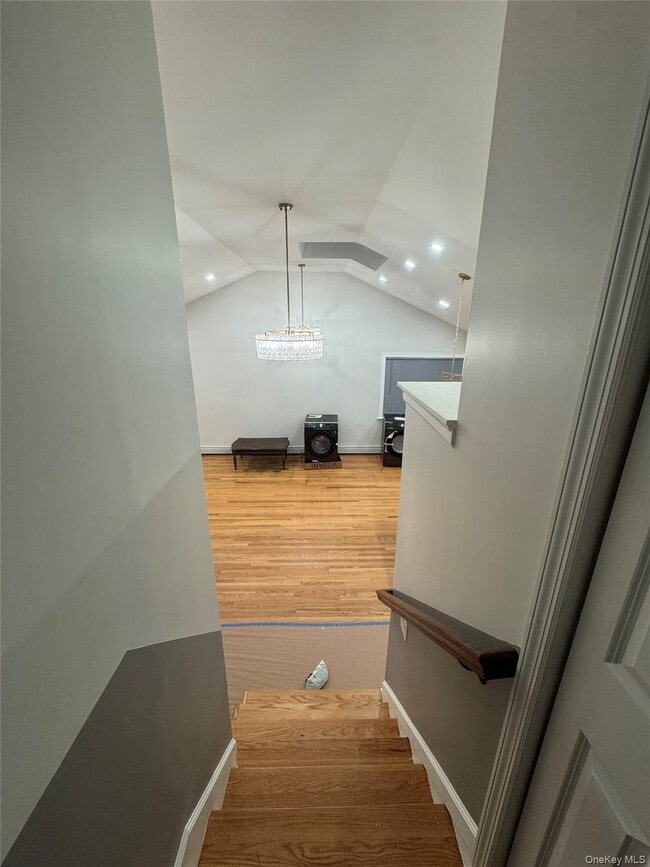 Building Photo - 712 Barnes Ave