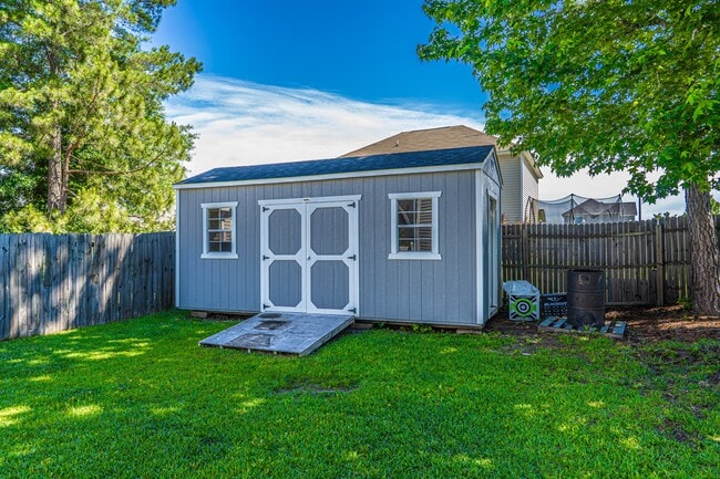 Building Photo - 191 Trenton Pl