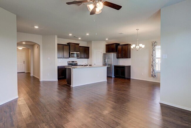 Building Photo - 403 Kyra Ln